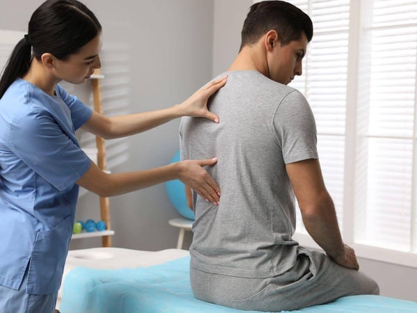 orthopedist-vs-neurologist-for-back-pain